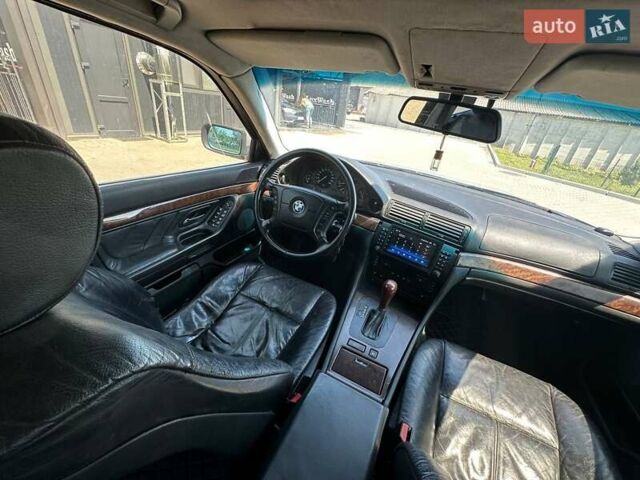 Серый БМВ 7 Серия, объемом двигателя 2.79 л и пробегом 350 тыс. км за 2999 $, фото 20 на Automoto.ua