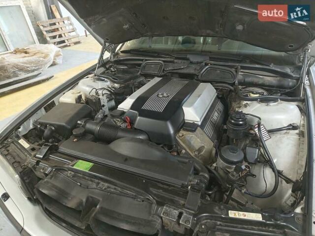 Сірий БМВ 7 Серія, об'ємом двигуна 3.5 л та пробігом 401 тис. км за 13000 $, фото 16 на Automoto.ua