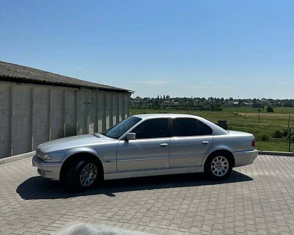 Серый БМВ 7 Серия, объемом двигателя 2.79 л и пробегом 350 тыс. км за 2999 $, фото 11 на Automoto.ua