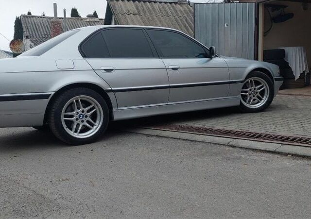 Сірий БМВ 7 Серія, об'ємом двигуна 3 л та пробігом 240 тис. км за 10000 $, фото 3 на Automoto.ua