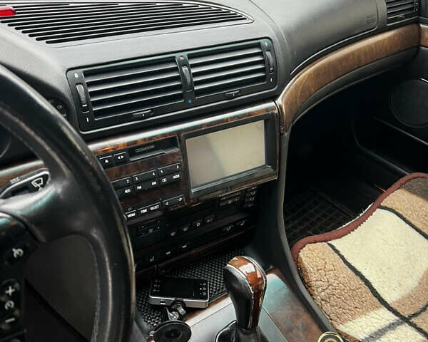 Серый БМВ 7 Серия, объемом двигателя 3 л и пробегом 400 тыс. км за 6999 $, фото 9 на Automoto.ua