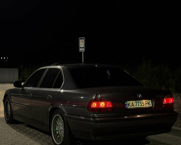 Серый БМВ 7 Серия, объемом двигателя 3.4 л и пробегом 315 тыс. км за 6999 $, фото 1 на Automoto.ua