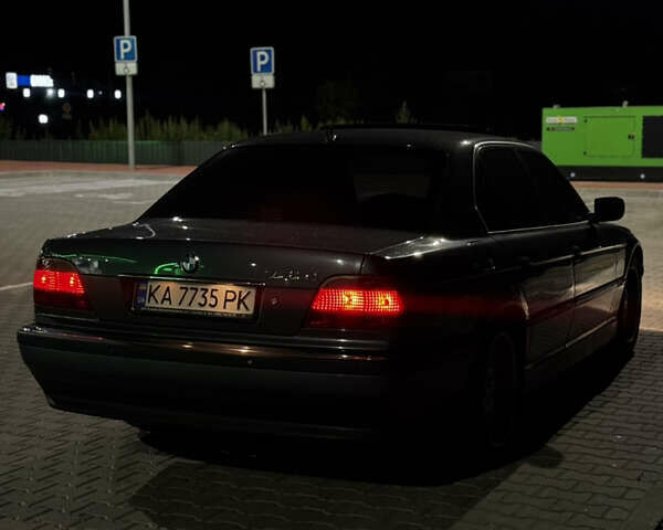 Серый БМВ 7 Серия, объемом двигателя 3.4 л и пробегом 315 тыс. км за 6999 $, фото 2 на Automoto.ua