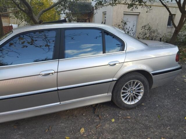 Серый БМВ 7 Серия, объемом двигателя 0 л и пробегом 400 тыс. км за 10000 $, фото 7 на Automoto.ua