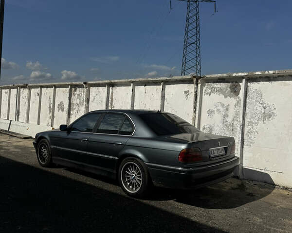 Серый БМВ 7 Серия, объемом двигателя 3.4 л и пробегом 315 тыс. км за 6999 $, фото 9 на Automoto.ua