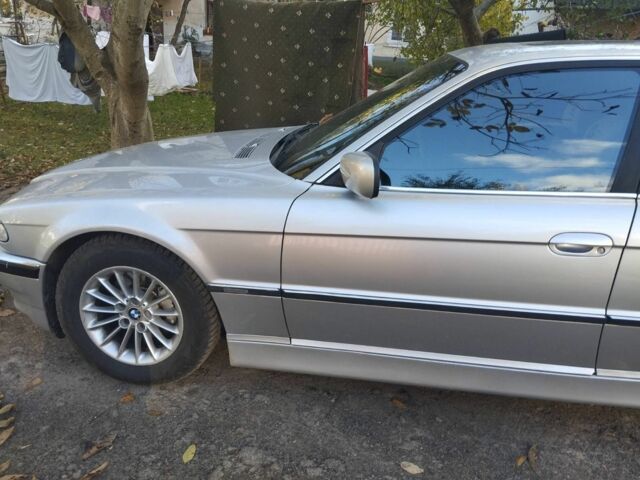 Серый БМВ 7 Серия, объемом двигателя 0 л и пробегом 400 тыс. км за 10000 $, фото 6 на Automoto.ua