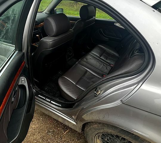 Серый БМВ 7 Серия, объемом двигателя 2.5 л и пробегом 441 тыс. км за 1800 $, фото 8 на Automoto.ua