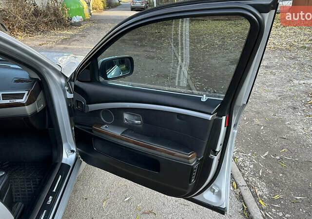 Серый БМВ 7 Серия, объемом двигателя 3.5 л и пробегом 315 тыс. км за 5500 $, фото 20 на Automoto.ua