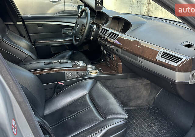 Серый БМВ 7 Серия, объемом двигателя 3.5 л и пробегом 315 тыс. км за 5500 $, фото 21 на Automoto.ua