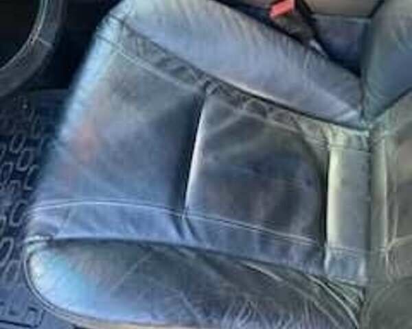 Серый БМВ 7 Серия, объемом двигателя 4.4 л и пробегом 435 тыс. км за 5500 $, фото 4 на Automoto.ua