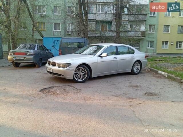 Серый БМВ 7 Серия, объемом двигателя 4.4 л и пробегом 250 тыс. км за 3500 $, фото 5 на Automoto.ua