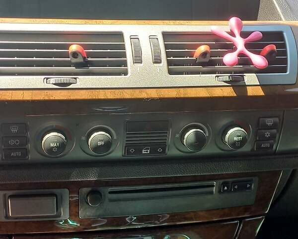 Серый БМВ 7 Серия, объемом двигателя 4.4 л и пробегом 302 тыс. км за 7600 $, фото 11 на Automoto.ua