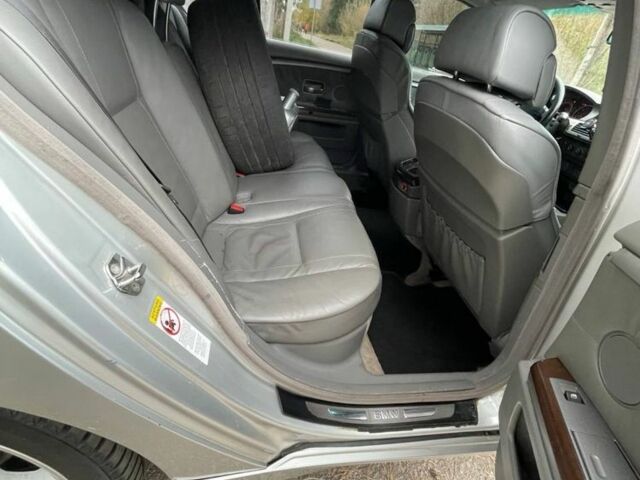 Серый БМВ 7 Серия, объемом двигателя 4.4 л и пробегом 392 тыс. км за 4550 $, фото 7 на Automoto.ua