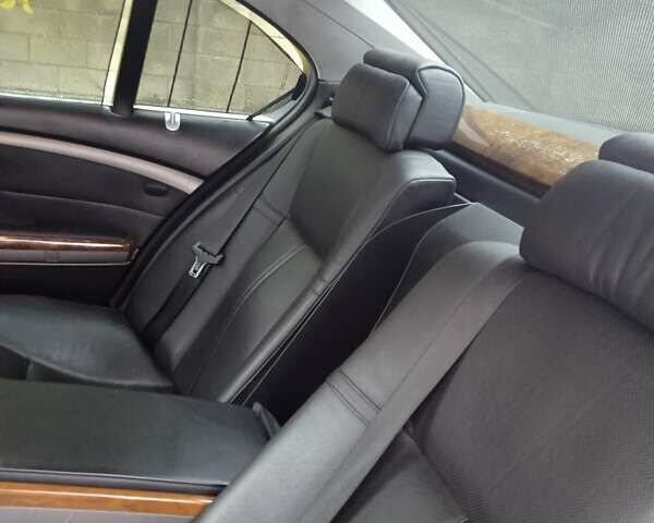 Серый БМВ 7 Серия, объемом двигателя 4.4 л и пробегом 300 тыс. км за 6000 $, фото 10 на Automoto.ua