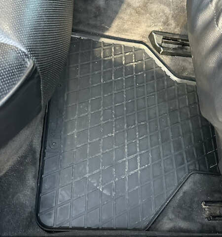 Серый БМВ 7 Серия, объемом двигателя 3.5 л и пробегом 315 тыс. км за 5500 $, фото 17 на Automoto.ua