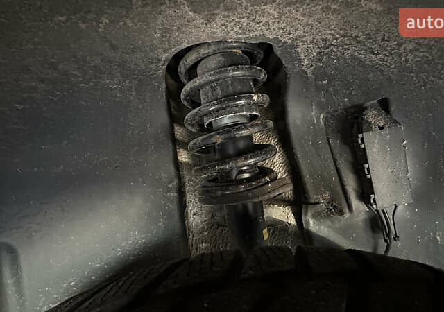 Серый БМВ 7 Серия, объемом двигателя 3.5 л и пробегом 315 тыс. км за 5500 $, фото 6 на Automoto.ua