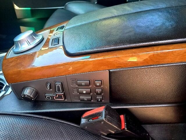 Серый БМВ 7 Серия, объемом двигателя 4.4 л и пробегом 228 тыс. км за 7300 $, фото 4 на Automoto.ua