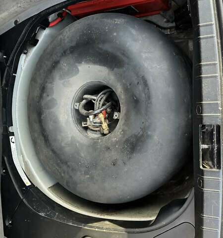 Серый БМВ 7 Серия, объемом двигателя 3.5 л и пробегом 315 тыс. км за 5500 $, фото 11 на Automoto.ua