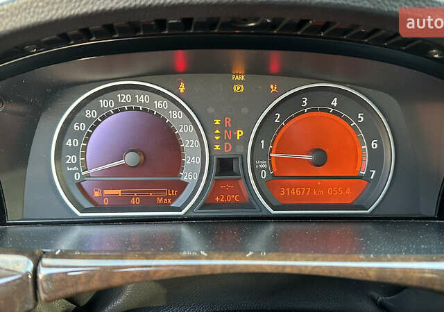 Серый БМВ 7 Серия, объемом двигателя 3.5 л и пробегом 315 тыс. км за 5500 $, фото 26 на Automoto.ua