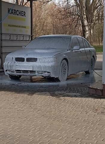 Серый БМВ 7 Серия, объемом двигателя 4.4 л и пробегом 250 тыс. км за 3500 $, фото 3 на Automoto.ua