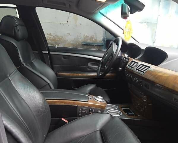 Серый БМВ 7 Серия, объемом двигателя 4.4 л и пробегом 300 тыс. км за 6000 $, фото 11 на Automoto.ua