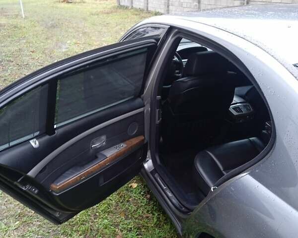 Серый БМВ 7 Серия, объемом двигателя 4.4 л и пробегом 300 тыс. км за 6000 $, фото 7 на Automoto.ua