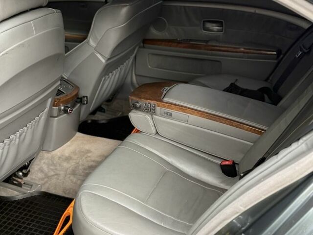 Серый БМВ 7 Серия, объемом двигателя 3.6 л и пробегом 270 тыс. км за 6200 $, фото 7 на Automoto.ua