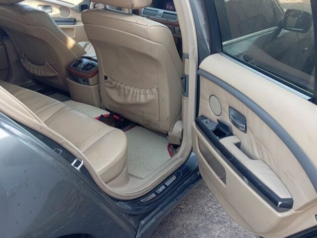 Серый БМВ 7 Серия, объемом двигателя 3 л и пробегом 320 тыс. км за 6200 $, фото 5 на Automoto.ua