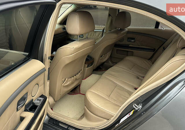 Серый БМВ 7 Серия, объемом двигателя 2.99 л и пробегом 311 тыс. км за 5500 $, фото 23 на Automoto.ua