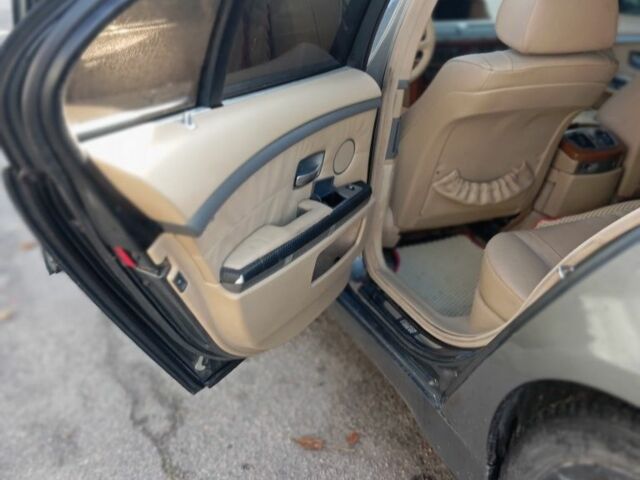 Серый БМВ 7 Серия, объемом двигателя 3 л и пробегом 320 тыс. км за 6200 $, фото 11 на Automoto.ua