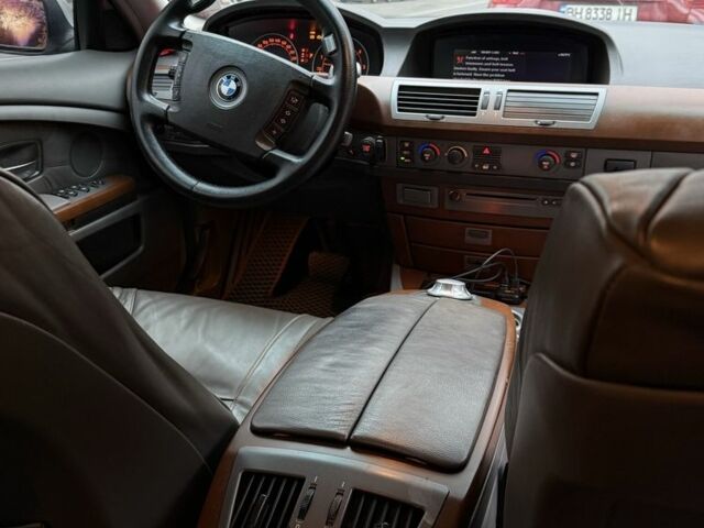 Серый БМВ 7 Серия, объемом двигателя 3 л и пробегом 305 тыс. км за 5800 $, фото 6 на Automoto.ua