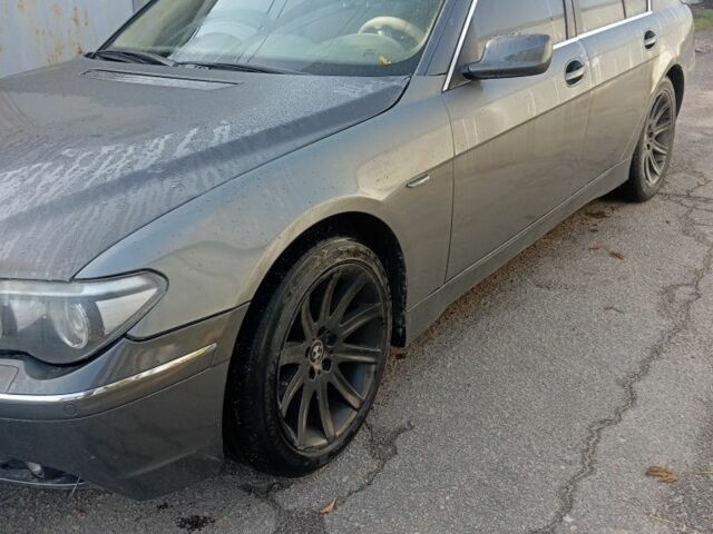 Серый БМВ 7 Серия, объемом двигателя 3 л и пробегом 320 тыс. км за 6200 $, фото 1 на Automoto.ua