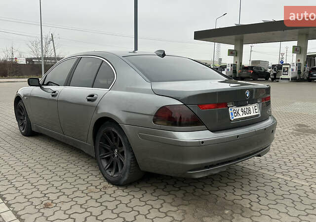 Серый БМВ 7 Серия, объемом двигателя 2.99 л и пробегом 311 тыс. км за 5500 $, фото 12 на Automoto.ua