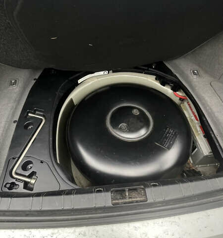 Серый БМВ 7 Серия, объемом двигателя 4 л и пробегом 327 тыс. км за 8300 $, фото 9 на Automoto.ua