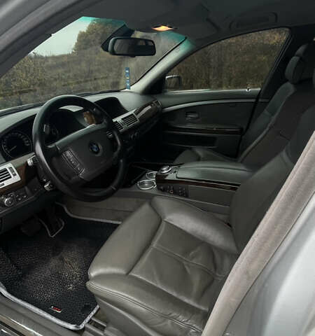 Серый БМВ 7 Серия, объемом двигателя 4 л и пробегом 327 тыс. км за 8300 $, фото 5 на Automoto.ua