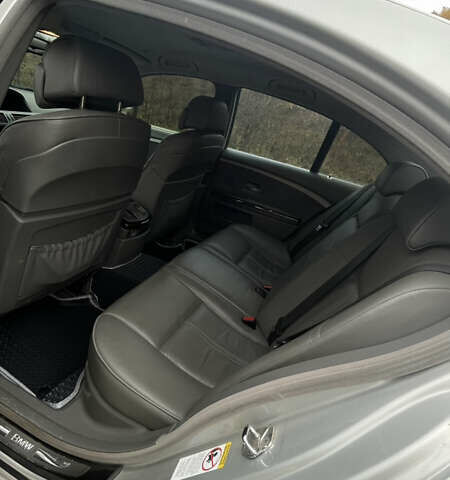 Серый БМВ 7 Серия, объемом двигателя 4 л и пробегом 327 тыс. км за 8300 $, фото 8 на Automoto.ua