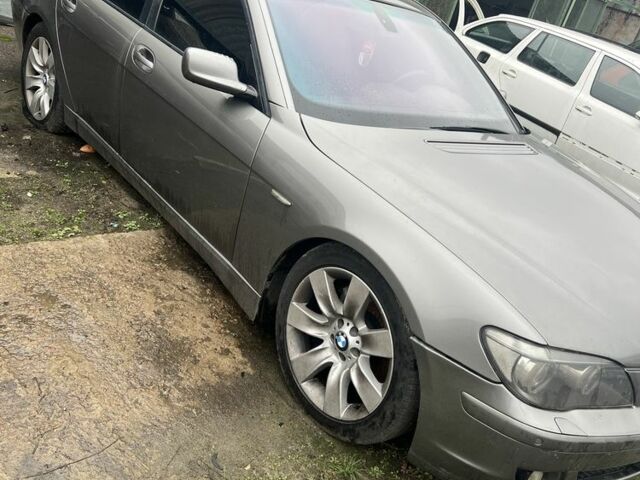 Серый БМВ 7 Серия, объемом двигателя 4.8 л и пробегом 370 тыс. км за 3500 $, фото 2 на Automoto.ua