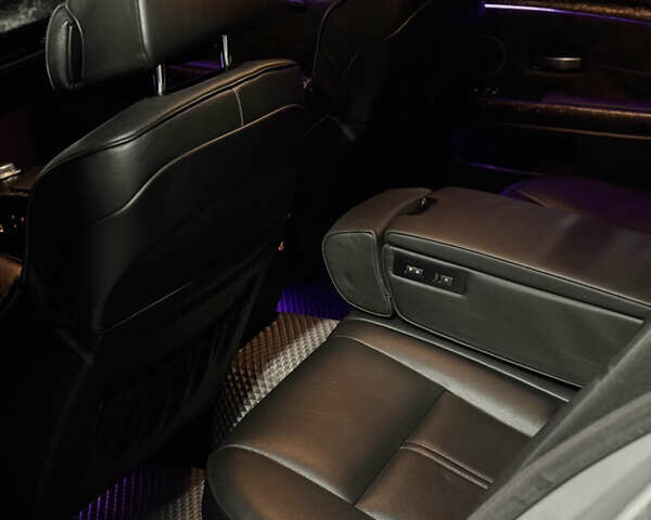 Сірий БМВ 7 Серія, об'ємом двигуна 4 л та пробігом 391 тис. км за 7500 $, фото 15 на Automoto.ua