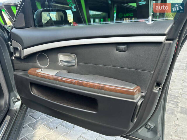 Сірий БМВ 7 Серія, об'ємом двигуна 3.98 л та пробігом 154 тис. км за 9999 $, фото 50 на Automoto.ua