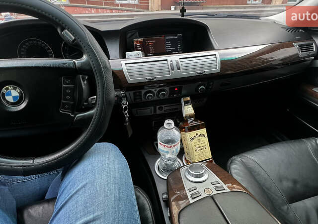 Сірий БМВ 7 Серія, об'ємом двигуна 3 л та пробігом 352 тис. км за 14950 $, фото 3 на Automoto.ua