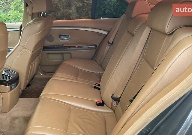 Серый БМВ 7 Серия, объемом двигателя 3 л и пробегом 323 тыс. км за 10300 $, фото 27 на Automoto.ua