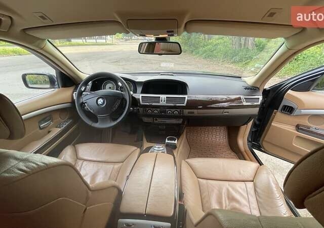 Серый БМВ 7 Серия, объемом двигателя 3 л и пробегом 323 тыс. км за 10300 $, фото 17 на Automoto.ua