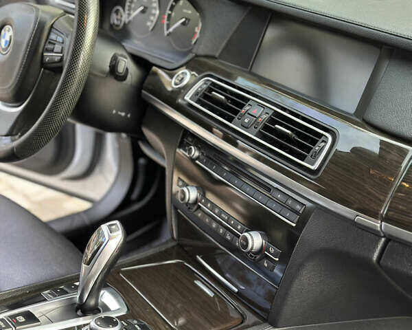 Серый БМВ 7 Серия, объемом двигателя 2.99 л и пробегом 210 тыс. км за 14800 $, фото 18 на Automoto.ua