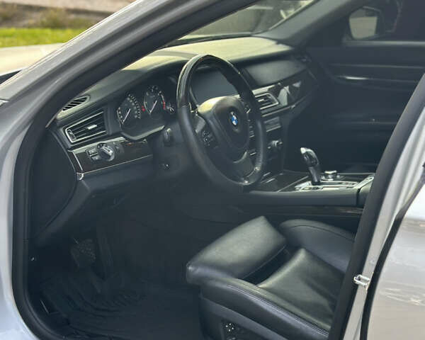 Серый БМВ 7 Серия, объемом двигателя 2.99 л и пробегом 210 тыс. км за 14800 $, фото 29 на Automoto.ua