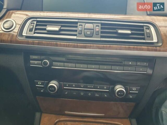 Серый БМВ 7 Серия, объемом двигателя 2.99 л и пробегом 250 тыс. км за 8999 $, фото 8 на Automoto.ua