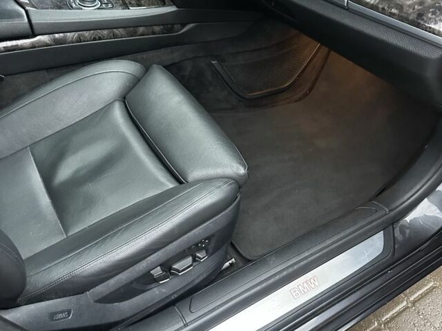 Серый БМВ 7 Серия, объемом двигателя 3 л и пробегом 308 тыс. км за 16500 $, фото 4 на Automoto.ua