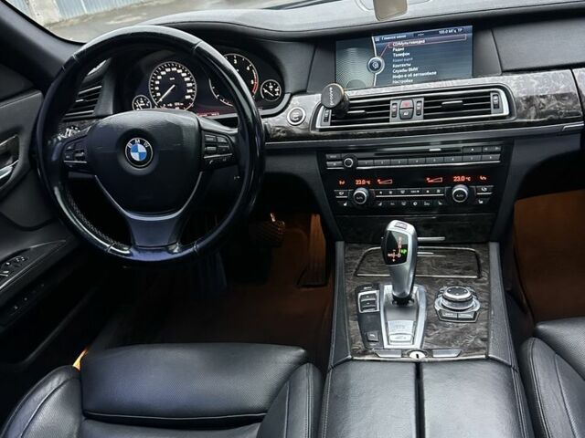 Серый БМВ 7 Серия, объемом двигателя 3 л и пробегом 308 тыс. км за 16500 $, фото 6 на Automoto.ua