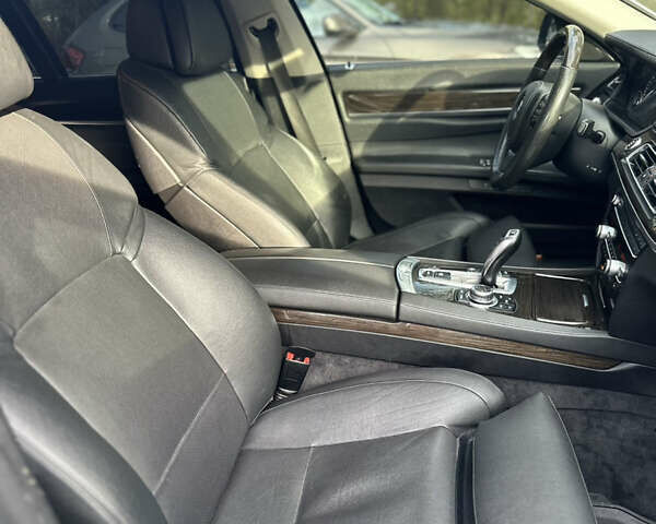 Серый БМВ 7 Серия, объемом двигателя 2.99 л и пробегом 210 тыс. км за 14800 $, фото 37 на Automoto.ua