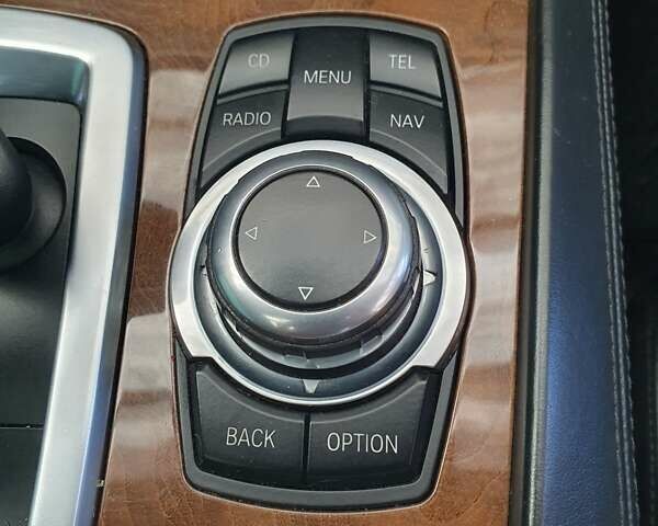 Серый БМВ 7 Серия, объемом двигателя 2.99 л и пробегом 250 тыс. км за 8999 $, фото 11 на Automoto.ua