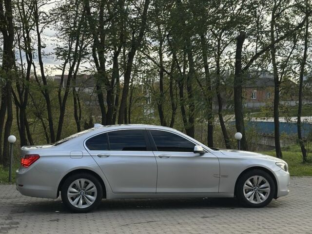 Серый БМВ 7 Серия, объемом двигателя 3 л и пробегом 210 тыс. км за 14800 $, фото 1 на Automoto.ua
